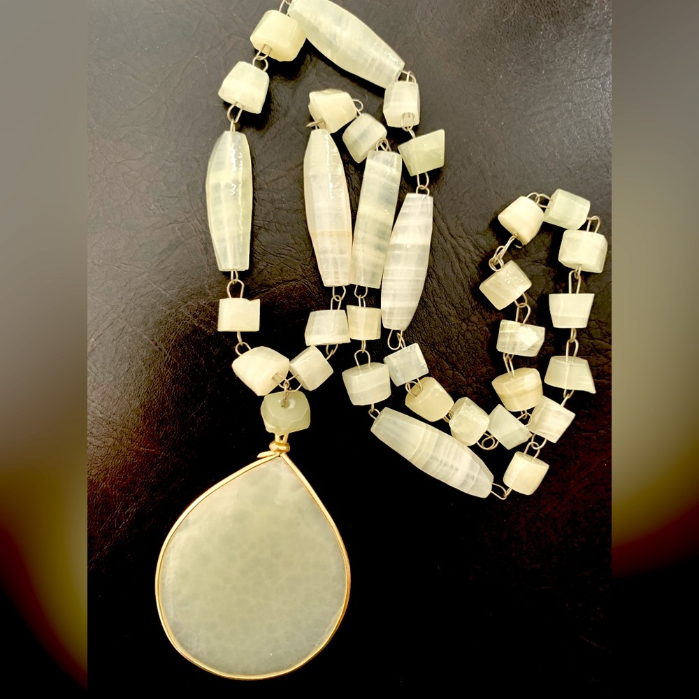 Mexican Green Onyx Stone Pendant Necklace Vintage